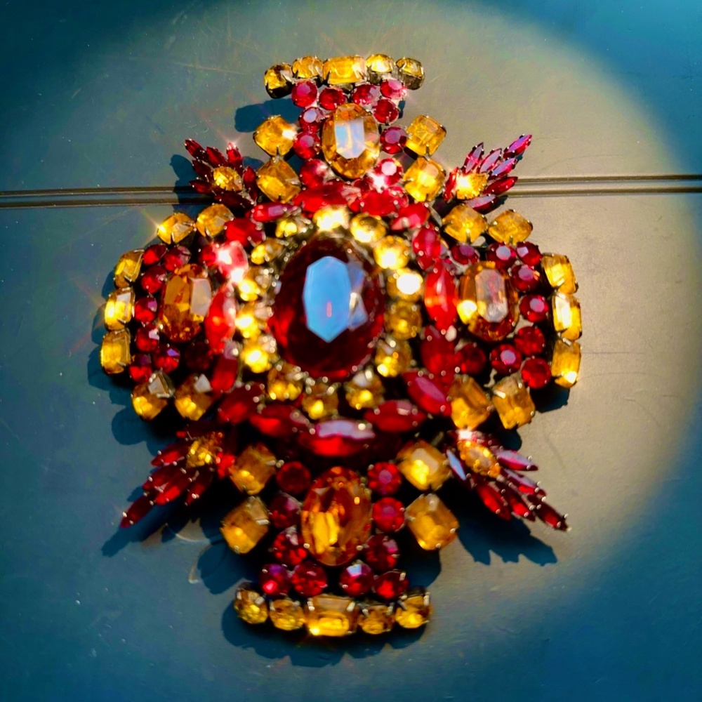 Very Rare MUSEUM PIECE, huge pooch or pendant by David Mandel